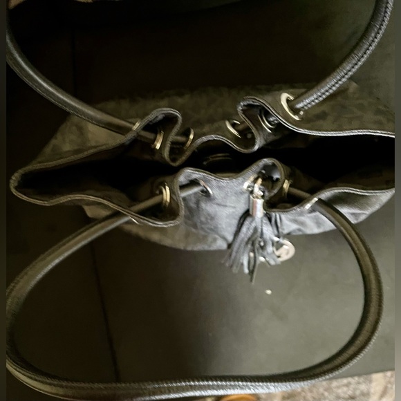 MICHAEL KORS Signature East West RING TOTE PURSE BLACK - Picture 10 of 16